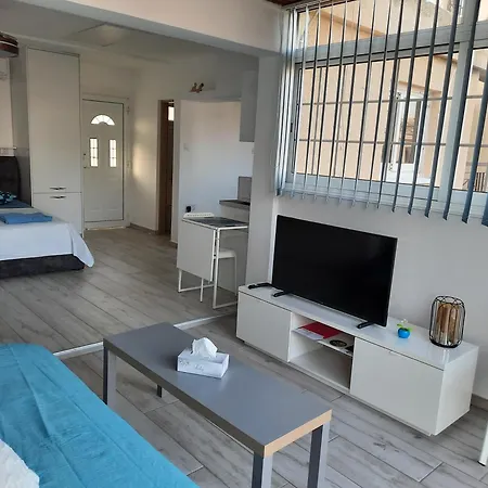 Large Studio 300m From The Beach Appartamento